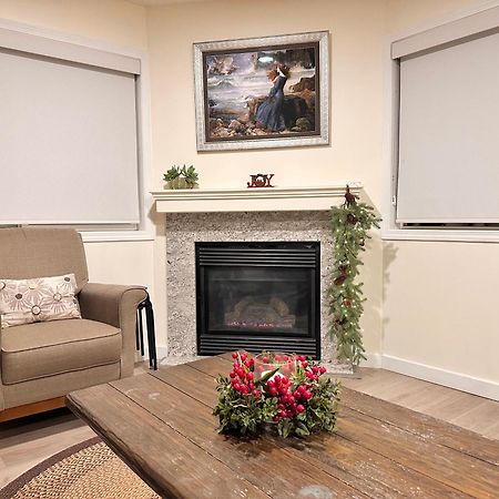 Апартаменты B212 Hot Tub, Ac X3, Parking, 2 Min To Banff Gate Канмор Экстерьер фото